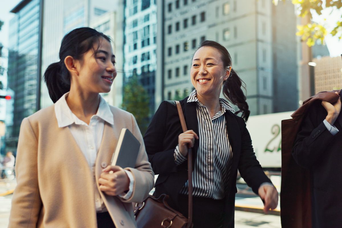 Business professionals on their way to work in the Uptown Bonifacio township