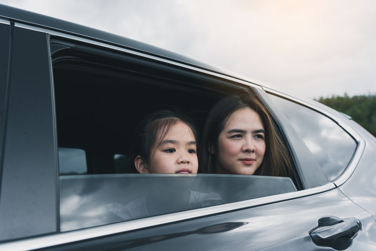 A family traveling to their family freindly condominium in BGC
